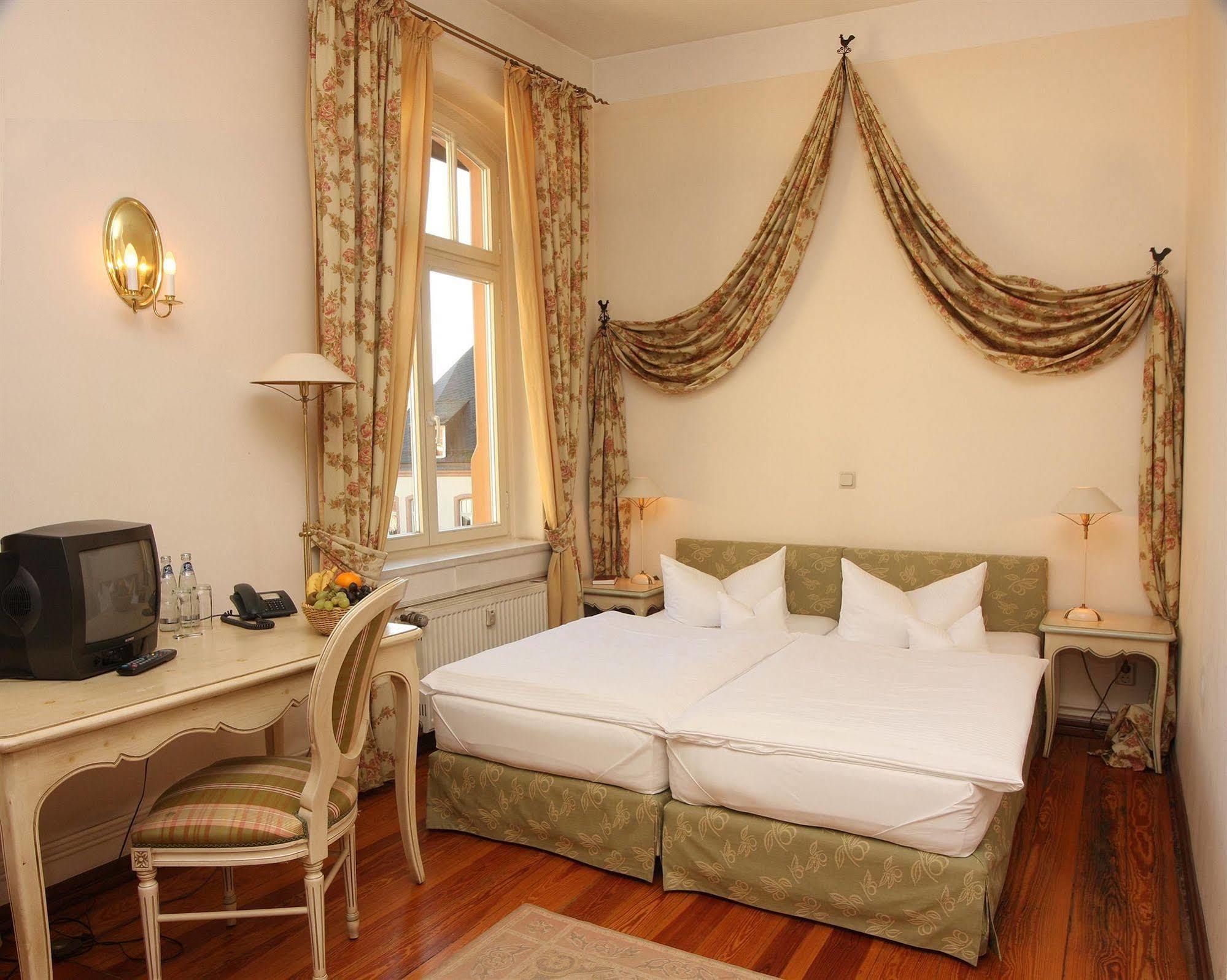 Hotel Graf Von Mansfeld Лутерщад Айзлебен Екстериор снимка