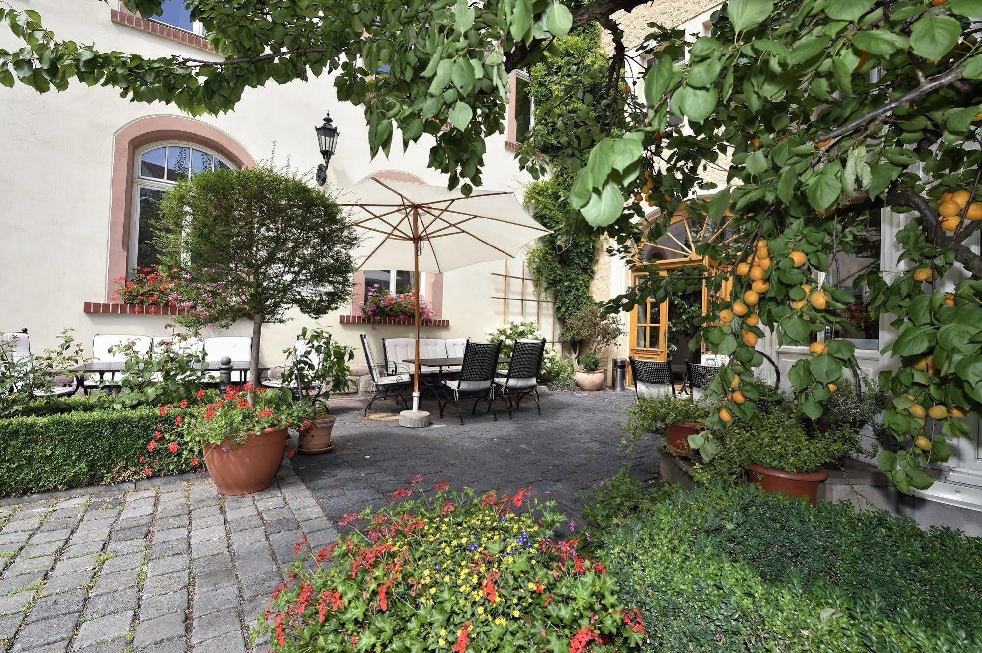 Hotel Graf Von Mansfeld Лутерщад Айзлебен Екстериор снимка