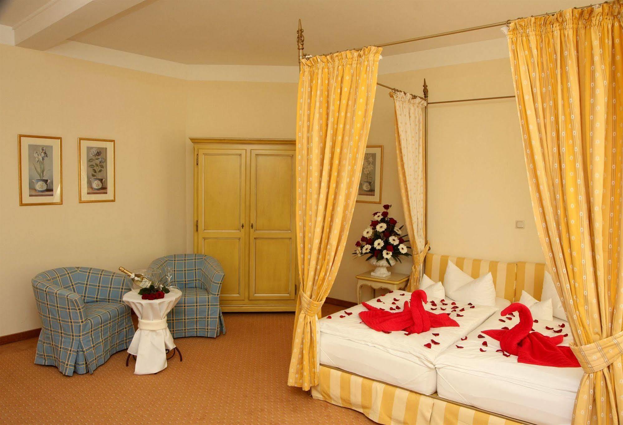 Hotel Graf Von Mansfeld Лутерщад Айзлебен Екстериор снимка